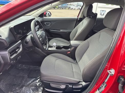 Used 2025 Kia K4 LXS image 19