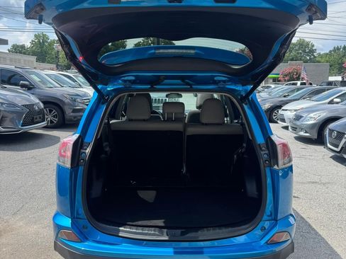 Used 2017 Toyota RAV4 XLE FWD image 6