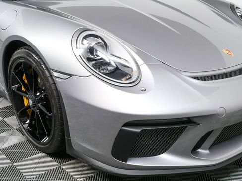 Certified 2019 Porsche 911 Speedster RWD image 37