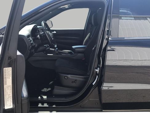 Used 2023 Dodge Durango SXT AWD/4WD image 9