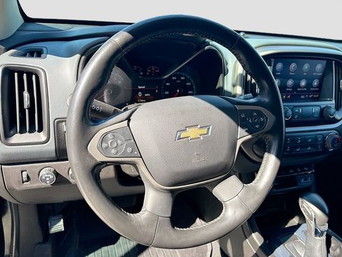 Used 2022 Chevrolet Colorado Z71 AWD/4WD image 11