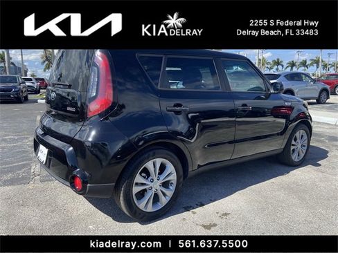 Used 2016 Kia Soul + image 3
