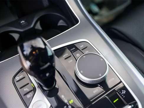 Used 2023 BMW X5 xDrive45e w/ M Sport Package image 23