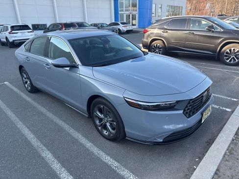 Used 2023 Honda Accord EX-L image 4