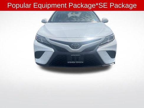 Used 2020 Toyota Camry SE image 2