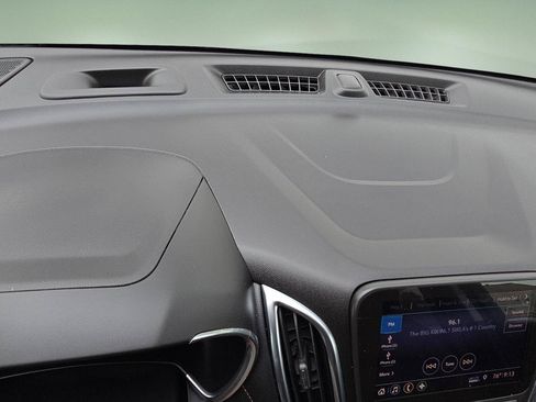 Used 2021 Chevrolet Equinox Premier AWD/4WD image 9