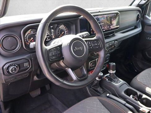 Used 2025 Jeep Gladiator Mojave w/ Steel Bumper Group AWD/4WD image 11