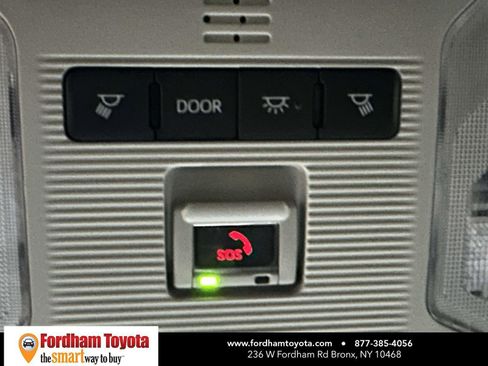 Used 2025 Toyota RAV4 XLE image 32