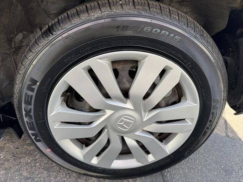 Used 2017 Honda Fit LX image 11