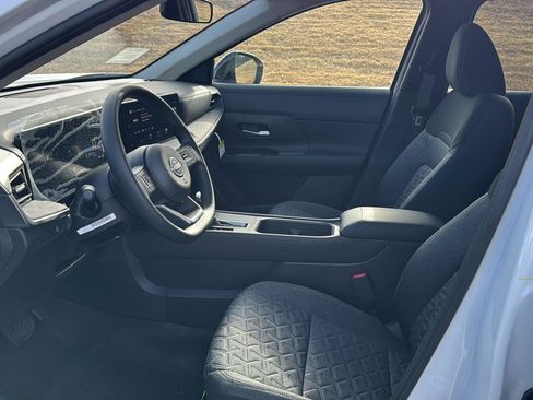 New 2026 Nissan Kicks SV w/ SV Premium Package image 8