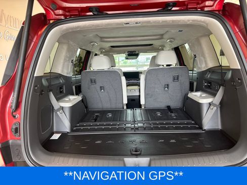 Used 2025 Hyundai Santa Fe Calligraphy FWD image 11