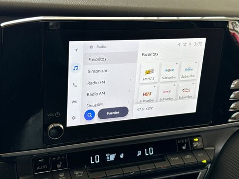 Used 2025 Toyota Camry SE w/ Convenience Package image 17