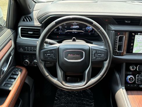 Used 2024 GMC Yukon Denali Ultimate AWD/4WD image 18