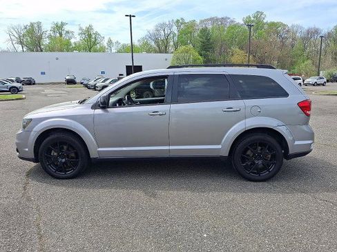 Used 2017 Dodge Journey SXT w/ Blacktop Package image 4
