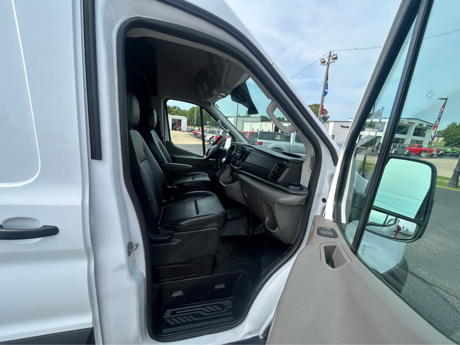 Used 2025 Ford Transit 250 148 High Roof Extended w/ Load Area Protection Package RWD image 15