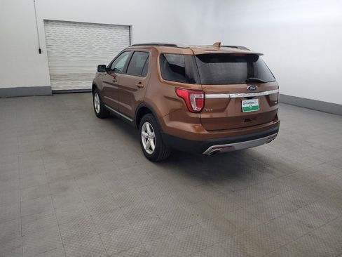 Used 2017 Ford Explorer XLT w/ Equipment Group 201A AWD/4WD image 5