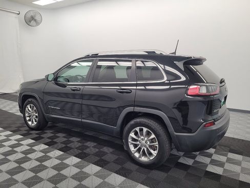 Used 2019 Jeep Cherokee Latitude Plus w/ Cold Weather Group AWD/4WD image 3