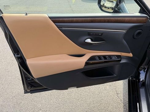 Used 2023 Lexus ES 350 Premium image 13