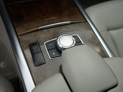 Used 2014 Mercedes-Benz E 350 Sedan image 23