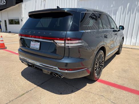 Used 2022 Lincoln Aviator Black Label w/ Class IV Trailer Tow Package AWD/4WD image 7