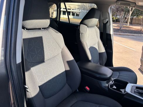 Used 2019 Toyota RAV4 XLE w/ Convenience Package image 18