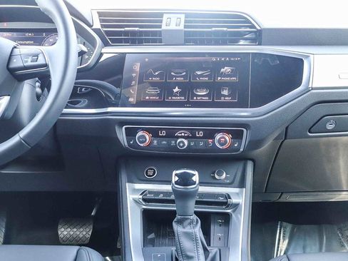 Used 2025 Audi Q3 2.0T Premium w/ Convenience Package image 14