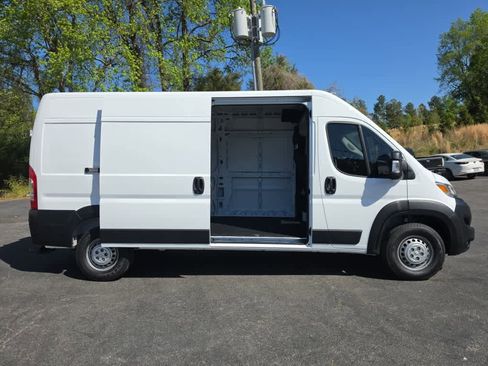 Used 2026 RAM ProMaster 2500 w/ Convenience Group FWD image 25