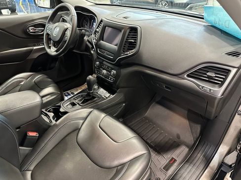 Used 2019 Jeep Cherokee Latitude Plus w/ Cold Weather Group image 33