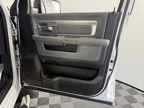 Used 2016 RAM 2500 SLT image 10