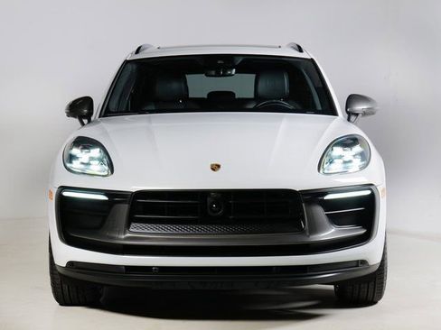 Certified 2023 Porsche Macan Turbo AWD/4WD image 6