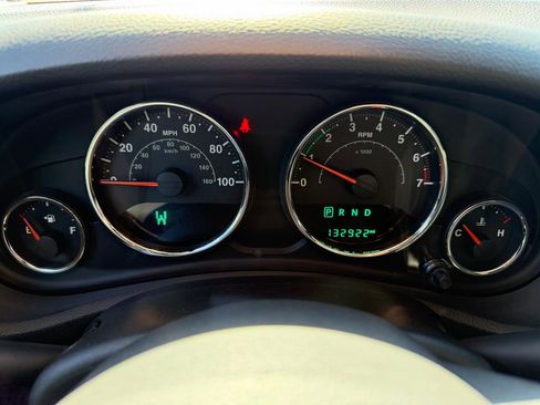 Used 2017 Jeep Wrangler Unlimited Sport w/ Connectivity Group AWD/4WD image 28