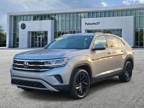 Certified 2022 Volkswagen Atlas Cross Sport SE image 3