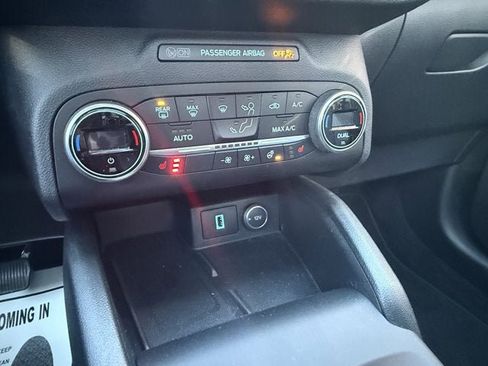 Used 2020 Ford Escape Titanium w/ Titanium Premium Package 2.0 image 25