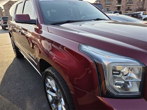 Used 2019 GMC Yukon XL Denali w/ Denali Ultimate Package image 4