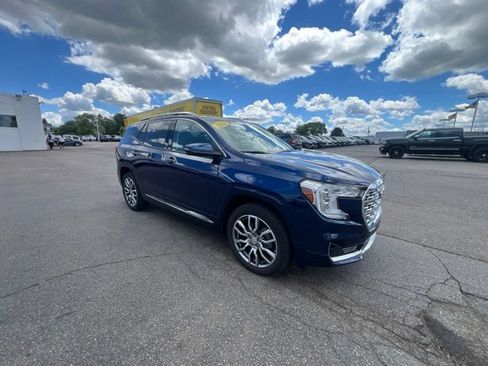 Used 2023 GMC Terrain Denali AWD/4WD image 3