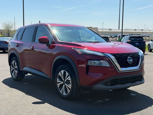 Used 2023 Nissan Rogue SV image 1