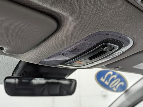 Used 2022 Hyundai Elantra Limited image 34