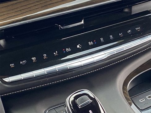 Certified 2024 Cadillac Escalade ESV Sport Platinum w/ LPO, ONYX Package image 31