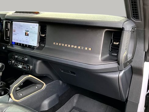 Used 2025 Ford Bronco Badlands AWD/4WD image 19
