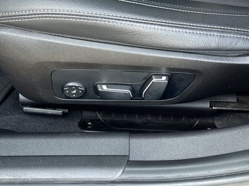 Used 2024 BMW 330e image 16