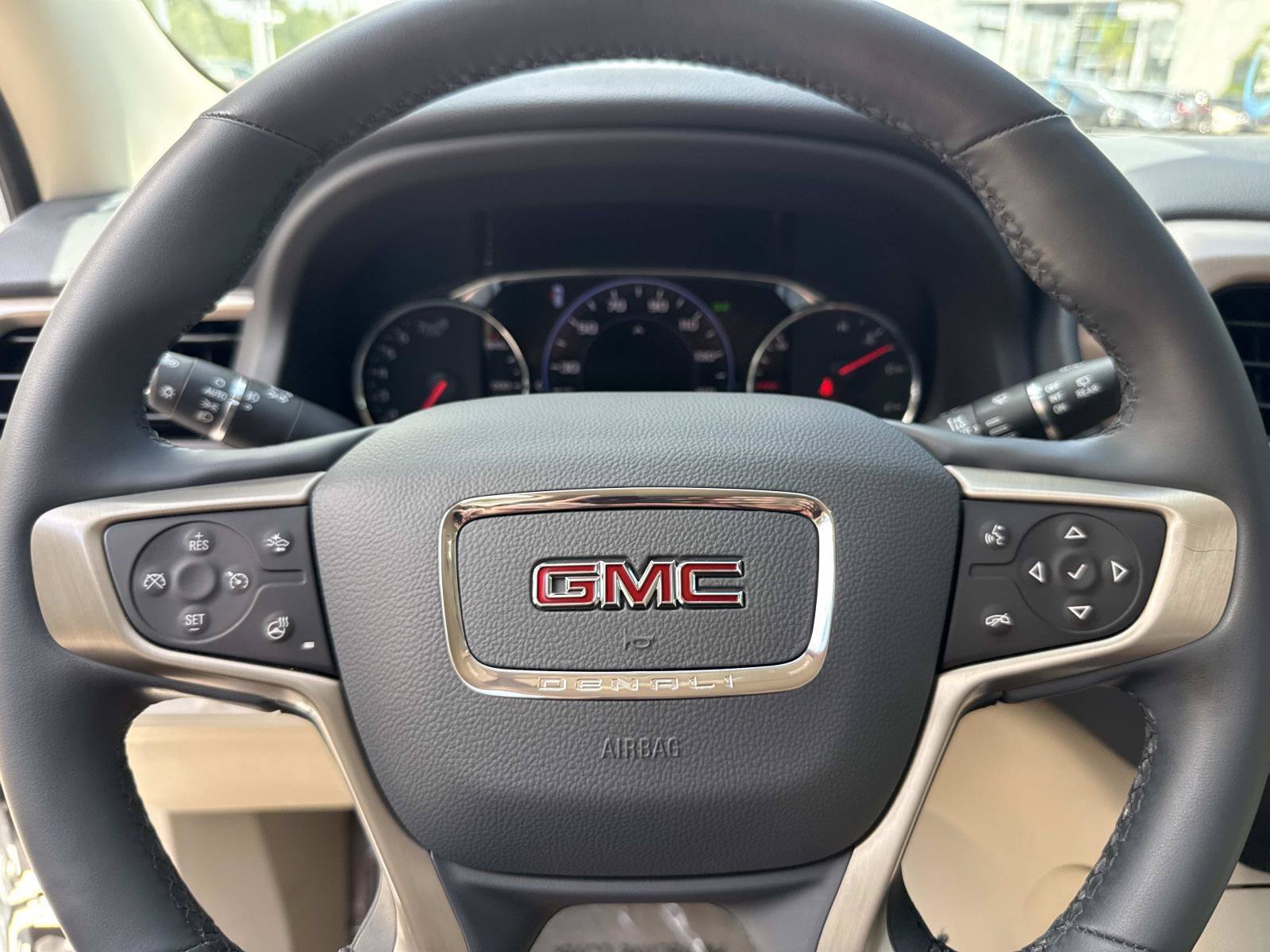Used 2023 GMC Acadia Denali w/ Denali Technology Package FWD image 27