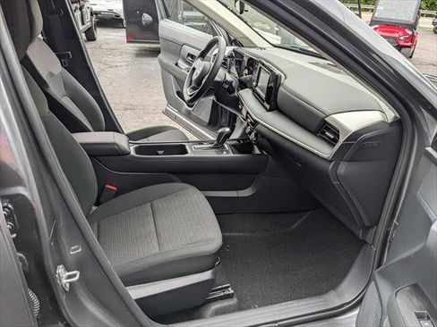 Used 2025 Nissan Kicks S AWD/4WD image 17