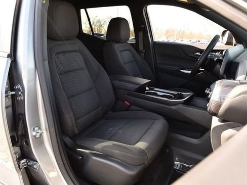 Used 2025 Chevrolet Equinox LT image 19