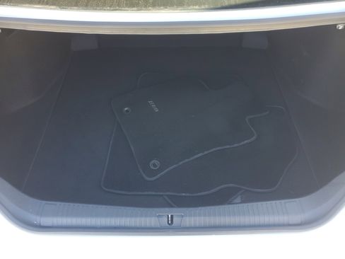 Used 2019 Toyota Avalon Touring image 9