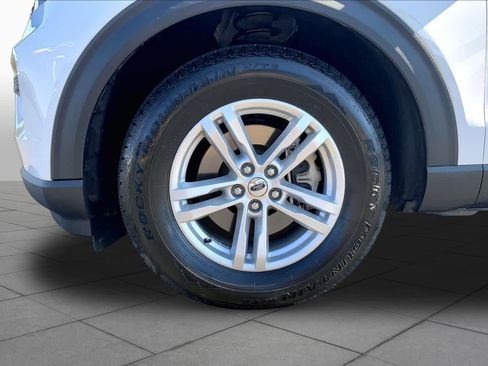 Used 2021 Ford Explorer XLT RWD image 11