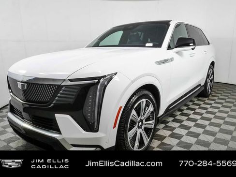 Certified 2025 Cadillac Escalade IQ Luxury 2 w/ LPO, Premium Carpet Package AWD/4WD image 27