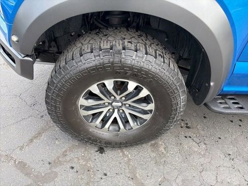 Used 2019 Ford F150 Raptor w/ Equipment Group 802A Luxury image 16