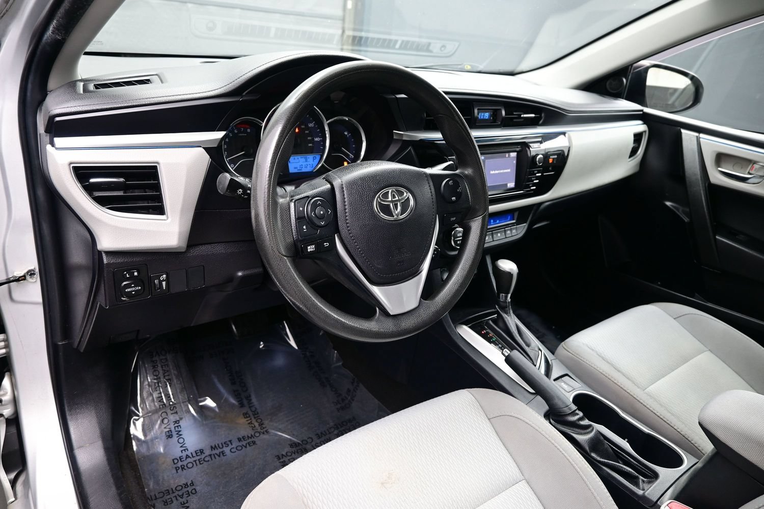 Used 2016 Toyota Corolla LE FWD image 15