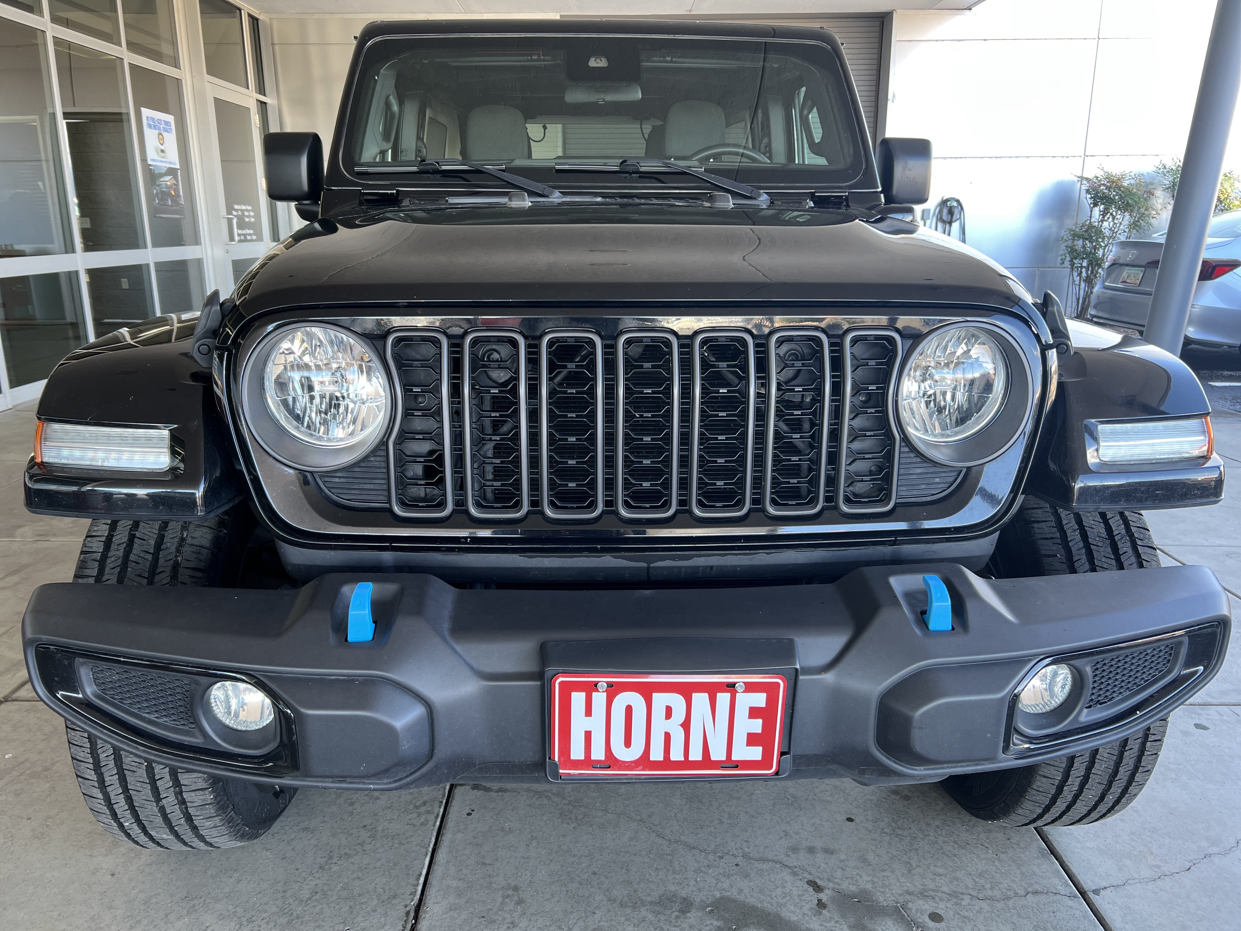 Used 2024 Jeep Wrangler Unlimited AWD/4WD image 2