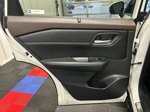 Used 2023 Nissan Rogue SL w/ SL Premium Package AWD/4WD image 13
